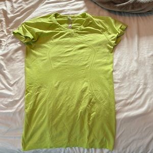 Lululemon swiftly top